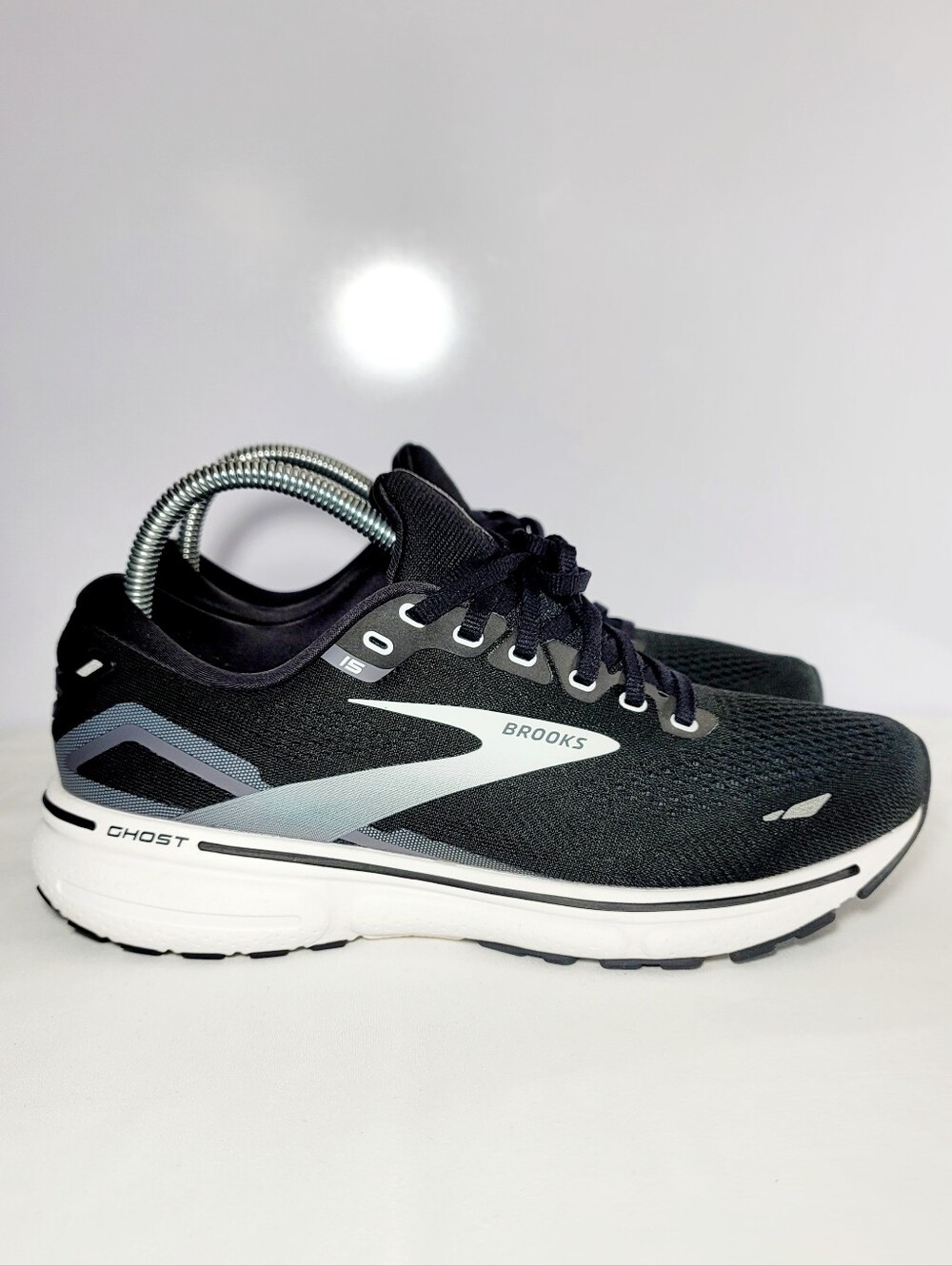Brooks Women Size 10 Ghost 15 running sneakers.